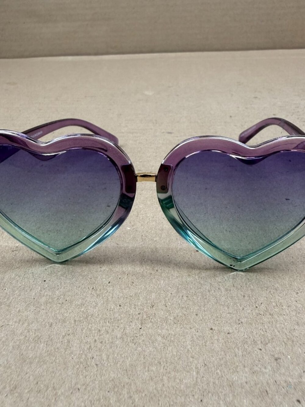 Women Heart Shape Sunglasses - Scratches